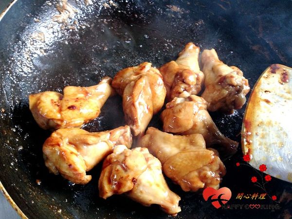 至湯汁收乾,放一匙油煎至表面金黃(不煎也可直接起鍋)