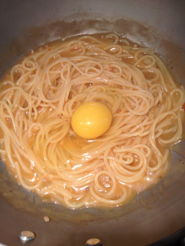 最後打上一顆雞蛋再增加濃稠感：）