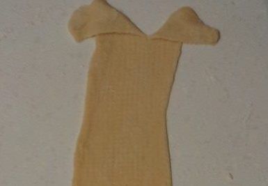 上端切個1公分缺口各自往外摺