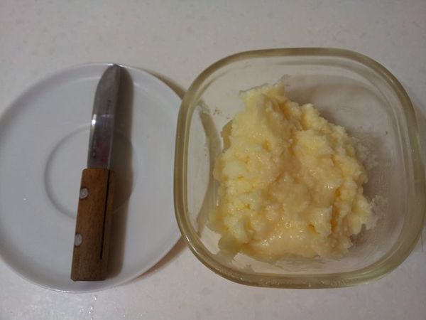 用一容器裝好冷藏備用