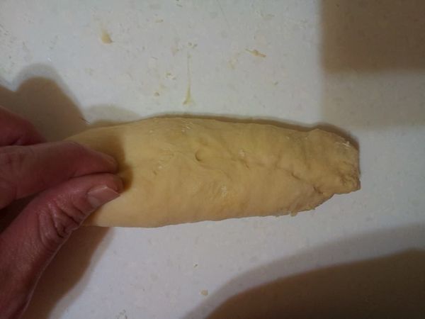 捏緊收口朝下做最後發酵