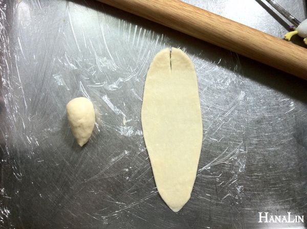 上方劃一刀，如圖