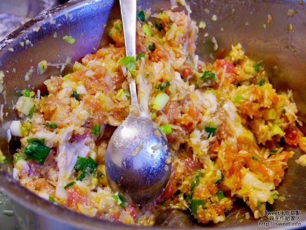 將內餡所有材料拌勻