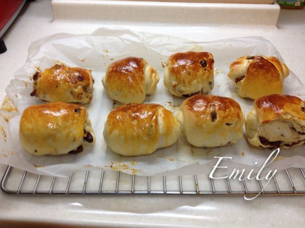 烤好的麵包移至鐵網架放涼