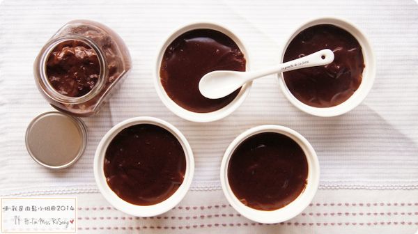 最後填裝進入準備好的模具中，靜置冷卻1~2小時即可