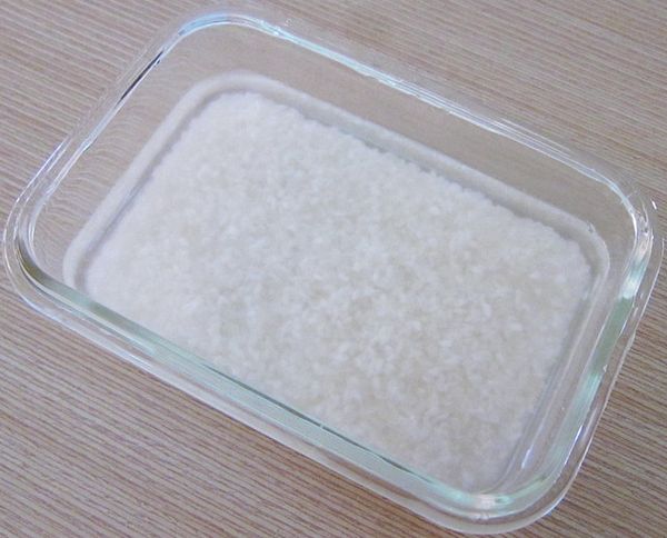 每家使用的米飯煮法都不太相同，就是依自家煮法就可以了。

我使用的比例是1杯米：1.2杯水。
其中的 0.2 杯，我是用香菇高湯+醬油代替，生米洗淨之後，還要泡 30 分鐘才入鍋煮。