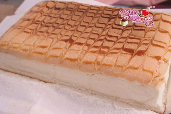 放入烤箱，以上火180℃/下火150℃烤焙，約40分鐘。