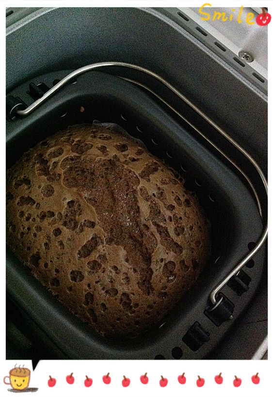 不裝葉片的麵包容器內裝入100ml的溫水，
在上方放上步驟6的蒸容器。
選擇品項22
發出逼逼聲後，按取消鍵，再選品項22，追加蒸煮10分鐘。