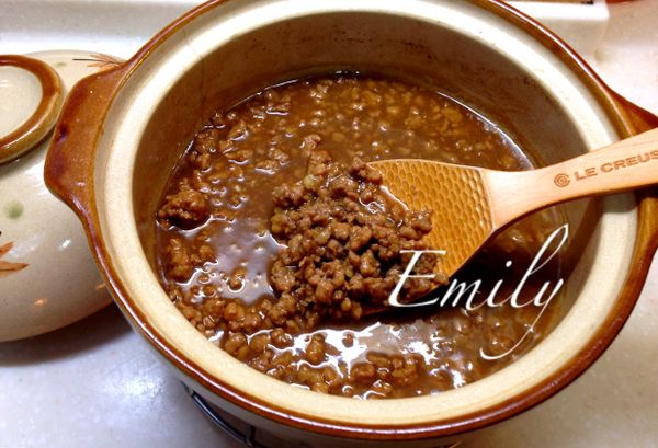 好吃美味的滷肉燥可享用囉!