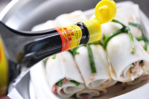 再灑上數滴美極鮮味露增加提鮮