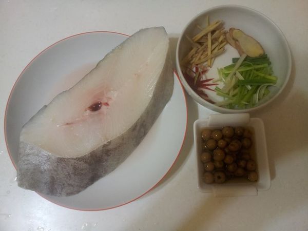 材料B混勻,材料C切絲備用