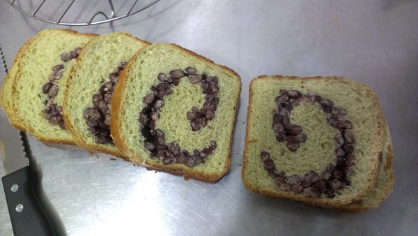 完成後，放涼切片。