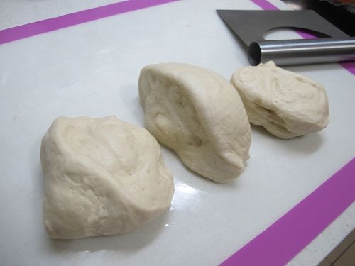 麵糰分成三等份