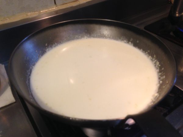 同鍋以糖、鹽斟酌調味即可成盛起備用。