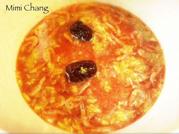 加水浸泡10分鐘，放入電鍋內，外鍋加1.5杯水。