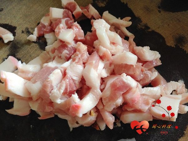 五花肉切片後再切段