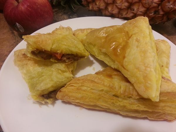 完成了好吃又味道香濃的咖哩酥餅囉!