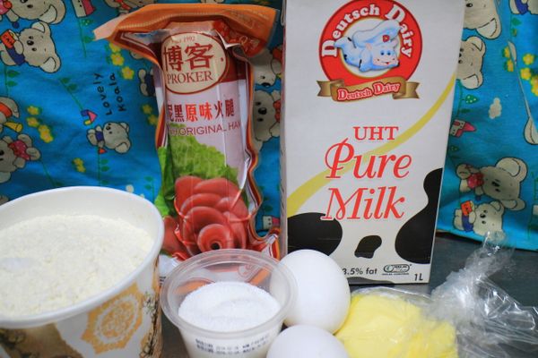 博客慕尼黑原味火腿，運用多階段低溫攪拌製程，輔以漸進式升溫加熱鎖住美味，呈現鮮嫩Q彈口感。