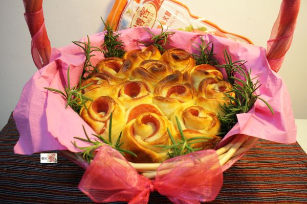 擺入花籃裡，送禮合宜大方。