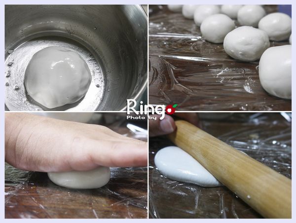 蓋上保鮮膜，靜置15分左右。分成10~15g小圓，再壓扁用桿麵棍桿成中間厚邊緣薄或用手塑型也行，（但也不可以太薄會破掉）Ⓡ