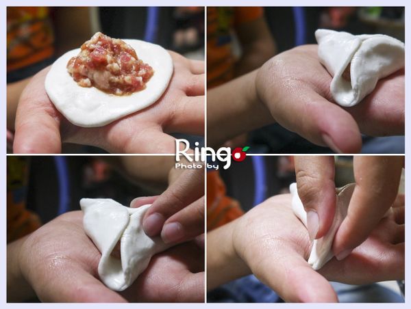 取一顆小圓，手要抹一點油在手心比較好包，包入適量的內餡，捏成三角形。三等份縫細都要捏合 Ⓡ