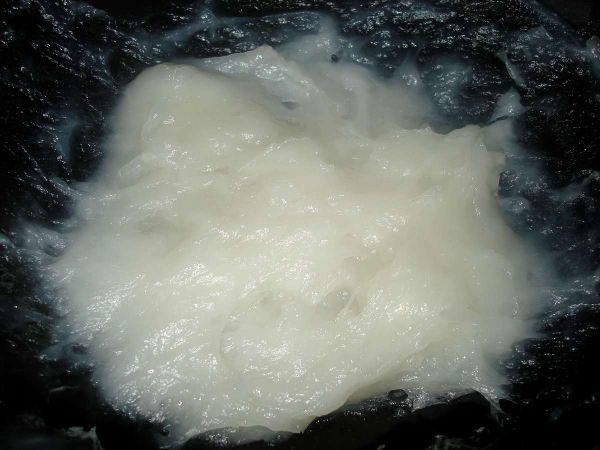 取一容器，加入再來米粉、地瓜粉、太白粉、冷水(200ml)一起拌勻備用，燒一鍋熱水(200ml)，將粉漿倒入鍋中，快速拌勻成濃稠狀，即可關火...