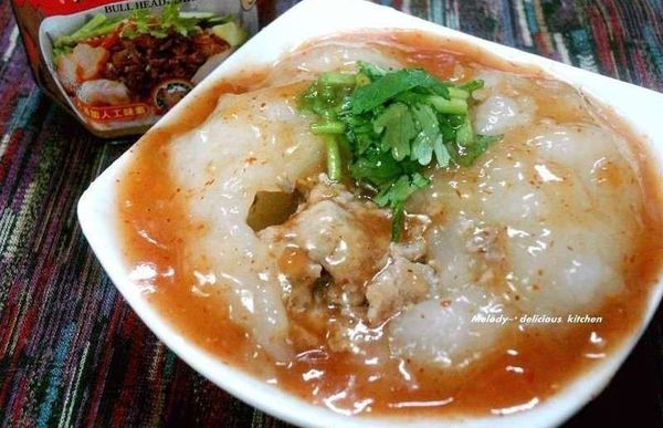 最後淋上醬汁就完成囉~