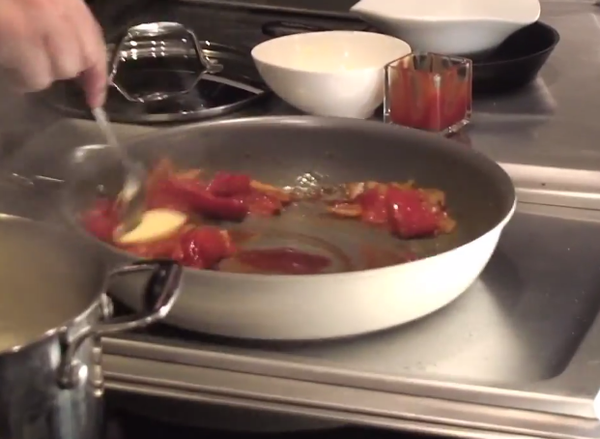 用奶油營造醬汁的滑順感