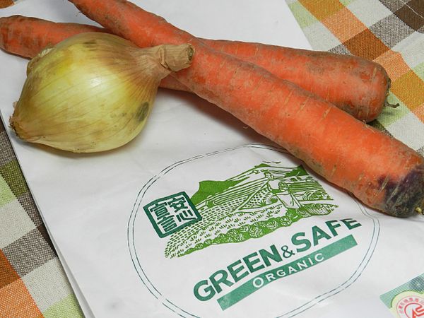 今天的食材大部分都是採用GREEN &amp; SAFE 永豐餘有機蔬菜，讓家人吃的好，吃的健康