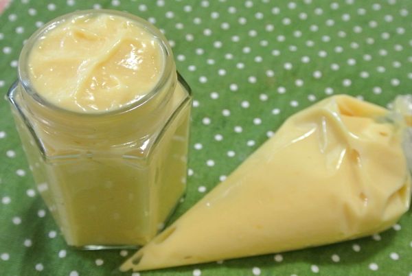 也可以裝在三明治袋裡，方便擠出