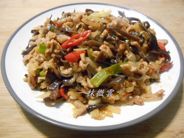 如果要拌飯或是麵條，加2~3大匙的水，勾薄芡就有湯汁了