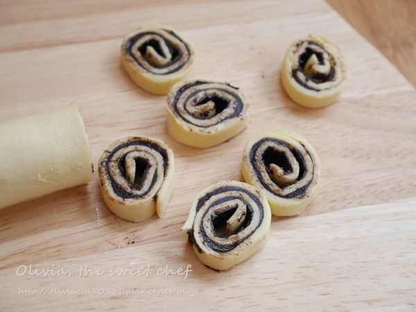 切成約0.8cm的厚度。