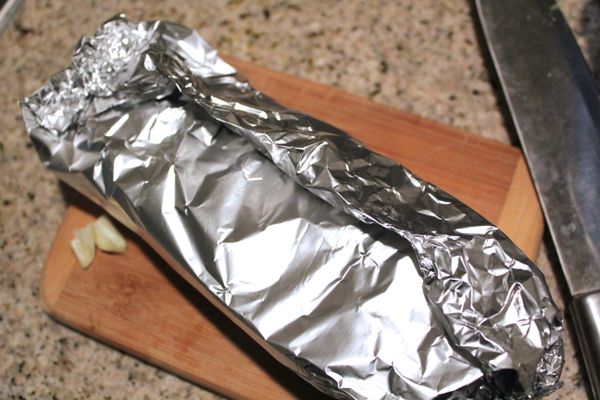 用錫箔紙包好，用200度C的烤箱，烤 30-40 分鐘。