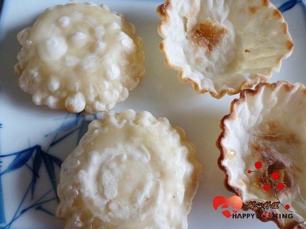 用小烤箱烤2~3分鐘定型厚取出,再烤2分鐘至酥脆(依個人烤箱調整時間)