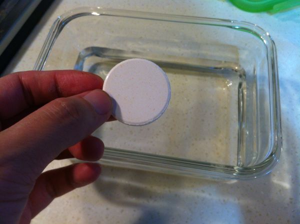 即溶於水的諾鈣C,一錠就有16顆橘子的維他命C+1杯牛奶的鈣..輕輕鬆鬆就讓我們一家都有保護力!!
取一有蓋容器加入所有[醬汁]..