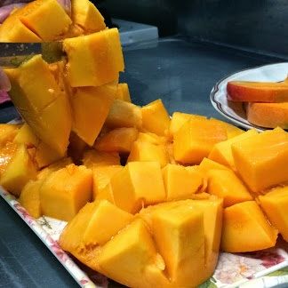 芒果去皮切小塊
