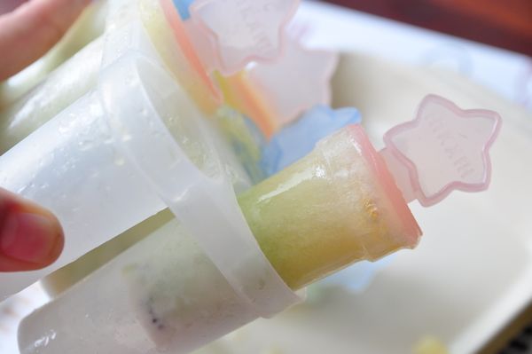 定型後取出，就是好吃的冰棒囉！