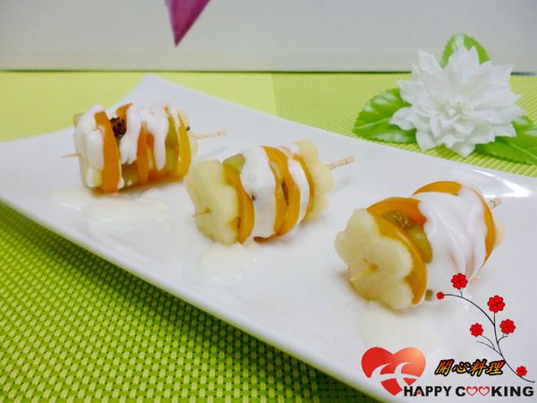 直接沾食或淋在果串上即可