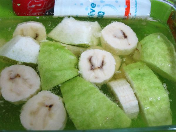 放入切好適合自己食用大小的水果