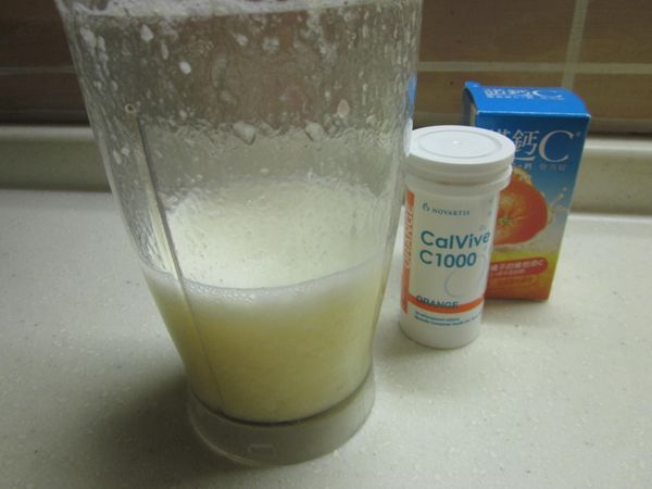 將蜜桃丁和作法2.放果汁機攪打,留一些些顆粒較具口感