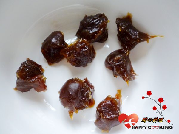 用湯匙挖成塊狀(也可用切的)