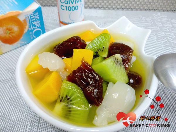 法國製『諾鈣C發泡錠』為台灣維他命C發泡錠第一知名品牌含有16顆橘子的維他命C,讓全家大小輕鬆喝出健康,1杯牛奶的鈣,維持骨骼健康。 溶解於水，用喝的更好吸收，且諾鈣C好喝無藥味，讓一家大小喝了就愛上