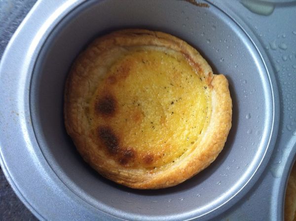 放入烤箱中下層，以220度C烤20分鐘，再移到上層繼續烤到金黃略烤焦為止，即可出爐。