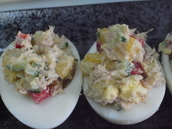 有吃到多色彩的蔬菜及蛋, 魚, 好吃又營養~