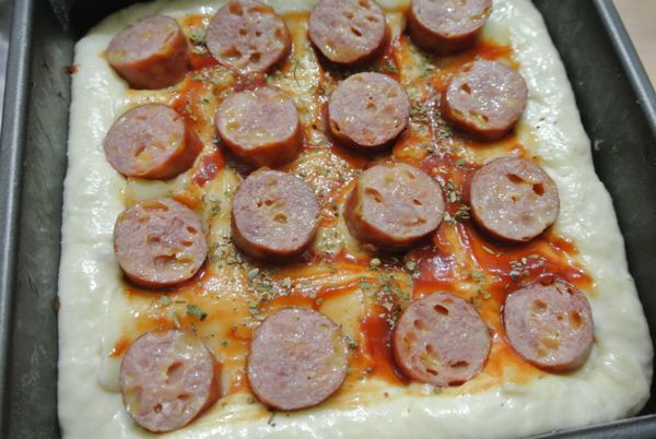 表面開始撒上材料