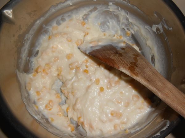 再放回爐子上攪拌到更稠了就熄火把鍋子移到桌上。