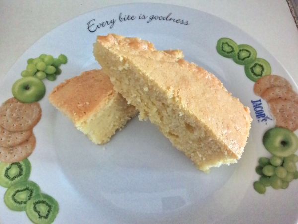 摆盘，拍个美照就可以开动咯。。。
简单就是好味道，不用花俏的装饰和材料就可以烤出令人满足的下午茶蛋糕。。