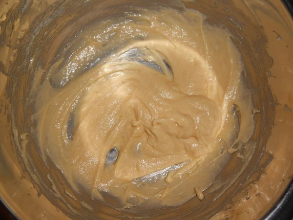 然後加入奶粉攪勻備用。