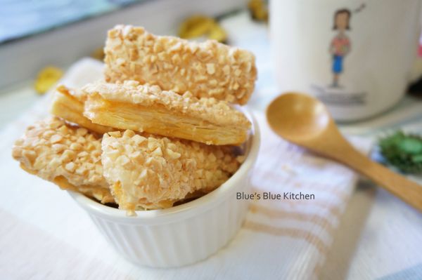 杏仁酥條香酥出爐，配上一杯咖啡~再好的點心不過了^_^
