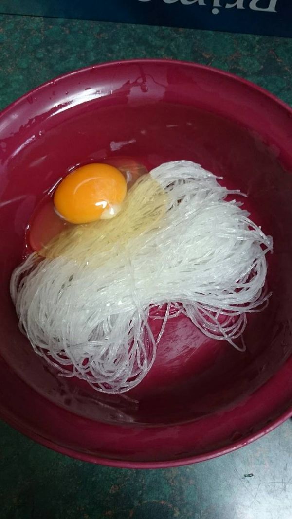 濾好冬粉 在打蛋進去